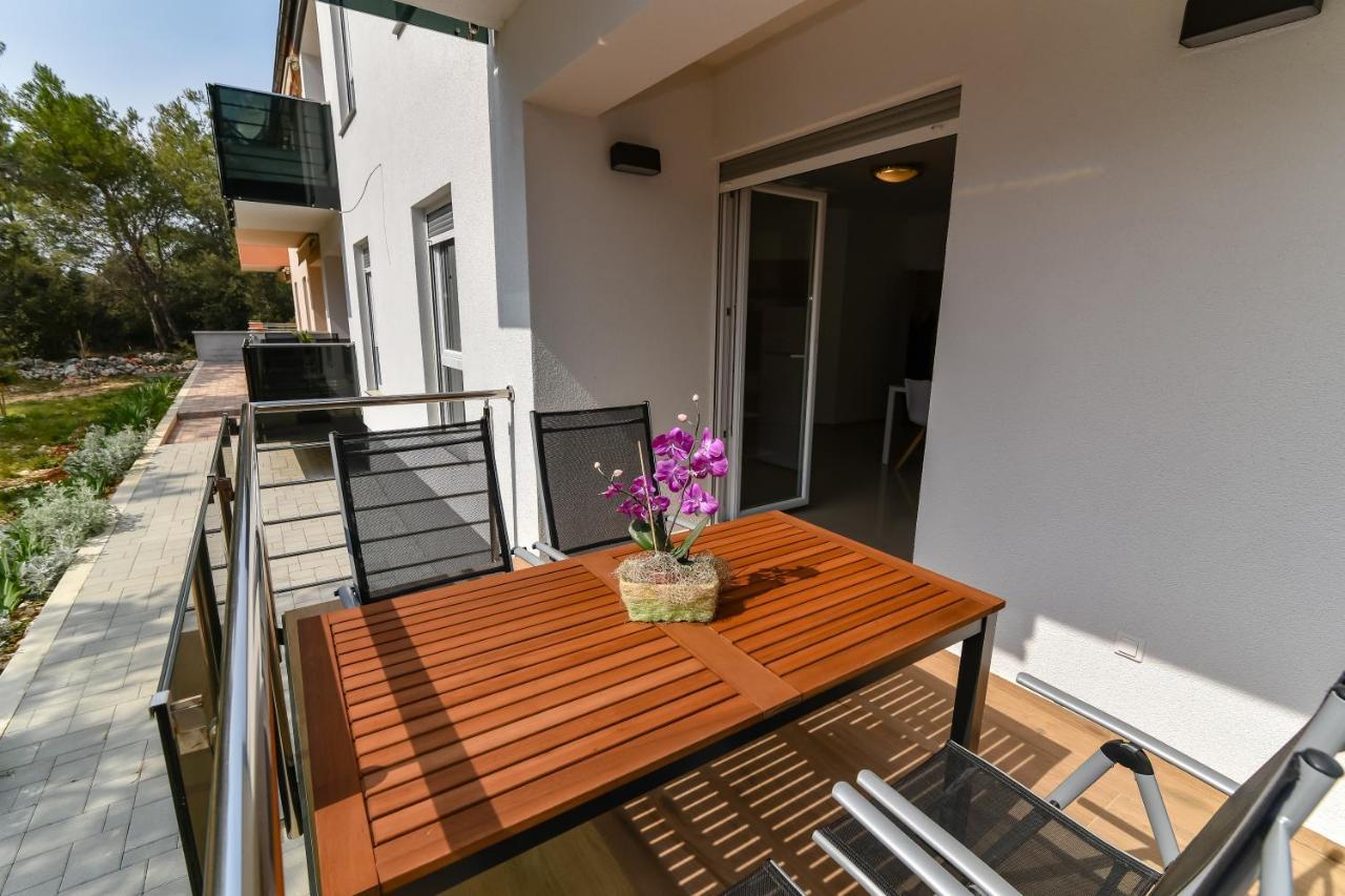 Denis Apartment วีร์ ภายนอก รูปภาพ