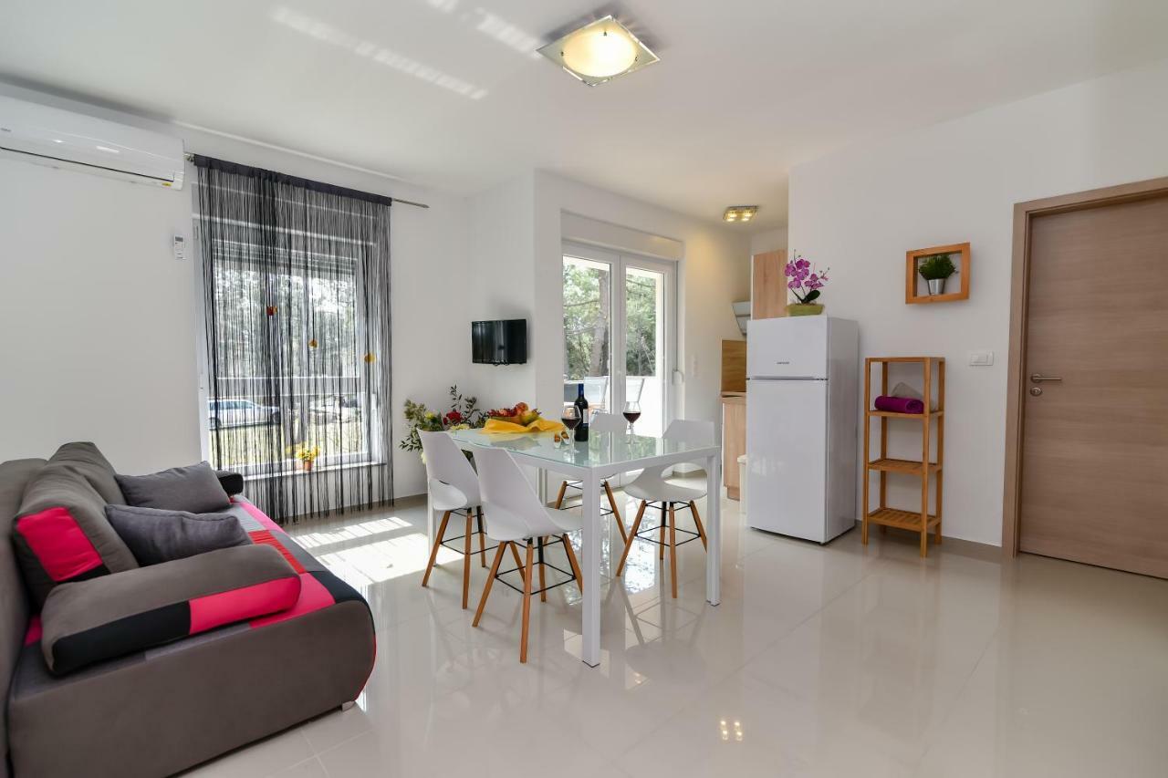 Denis Apartment วีร์ ภายนอก รูปภาพ