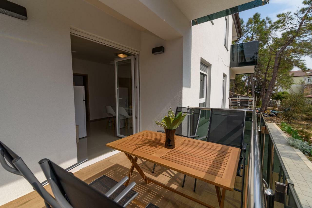 Denis Apartment วีร์ ภายนอก รูปภาพ