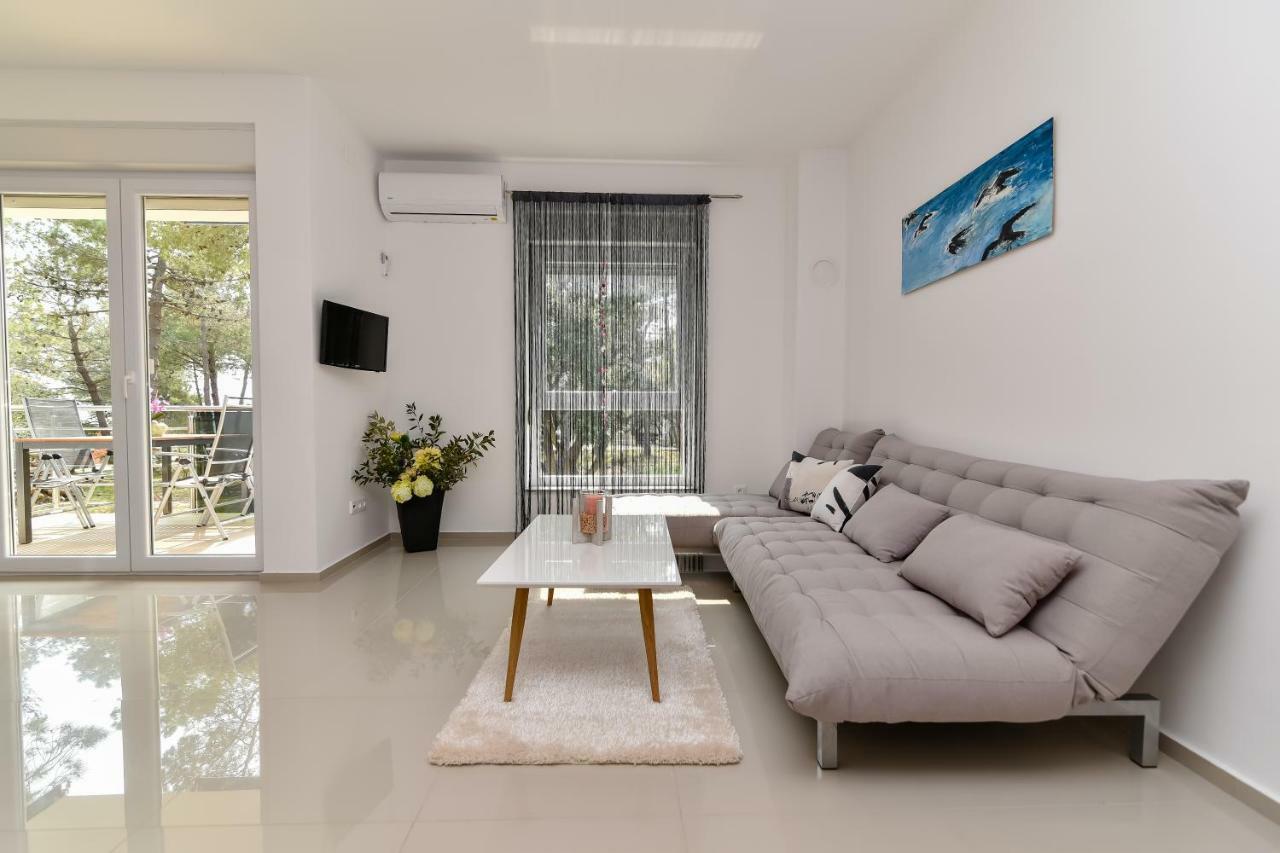 Denis Apartment วีร์ ภายนอก รูปภาพ