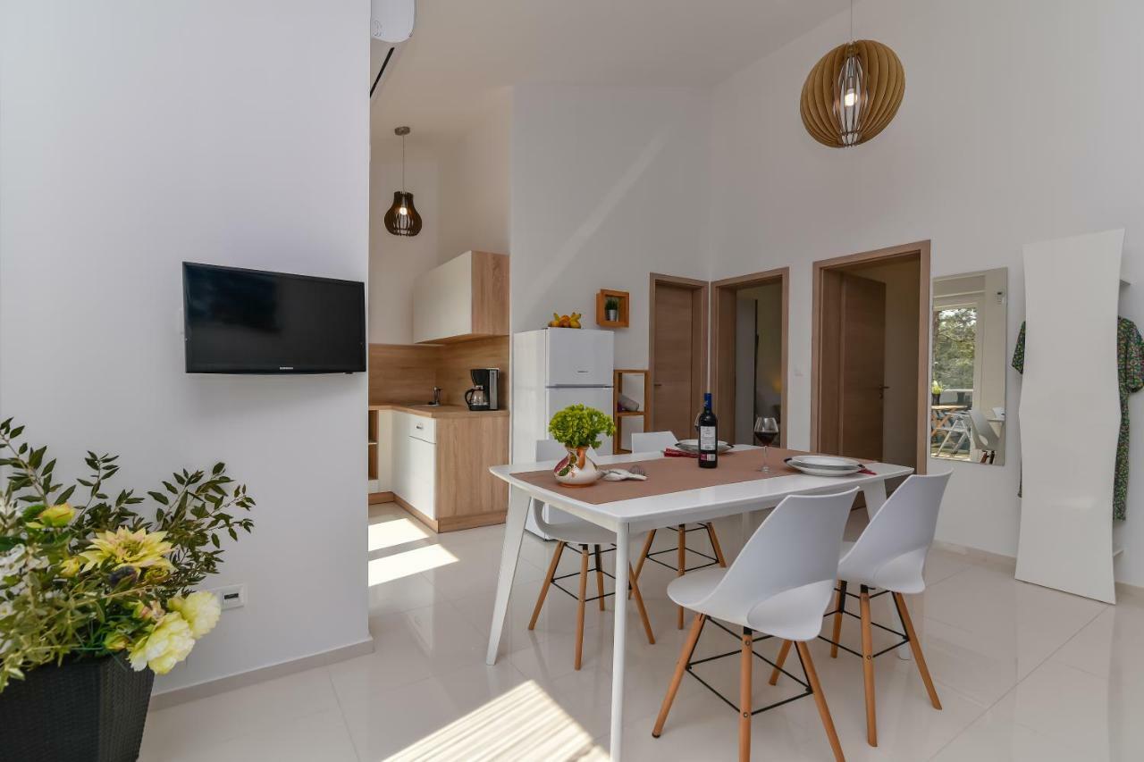 Denis Apartment วีร์ ภายนอก รูปภาพ