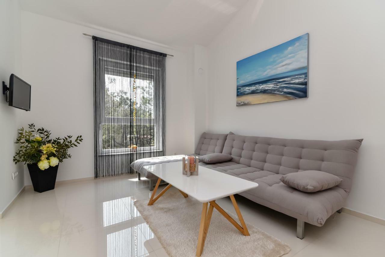 Denis Apartment วีร์ ภายนอก รูปภาพ
