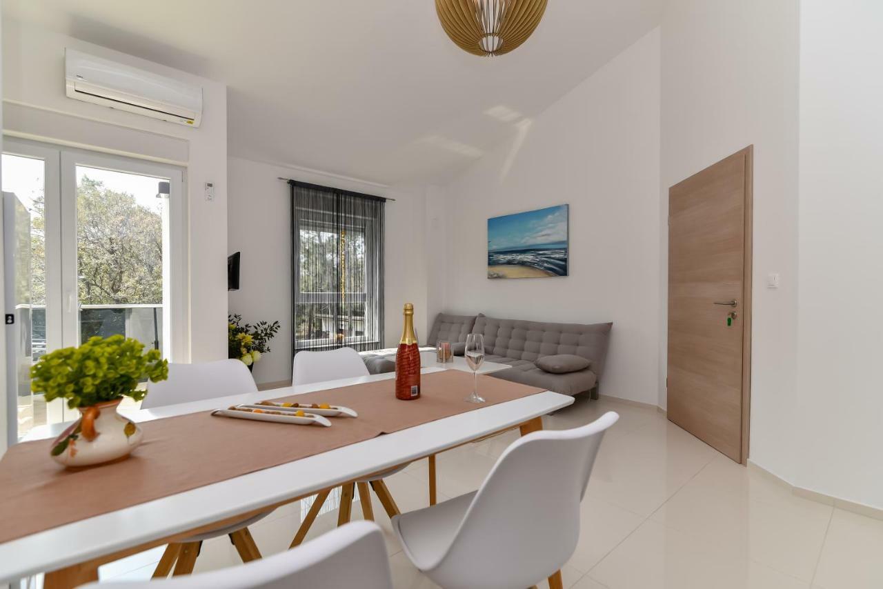 Denis Apartment วีร์ ภายนอก รูปภาพ